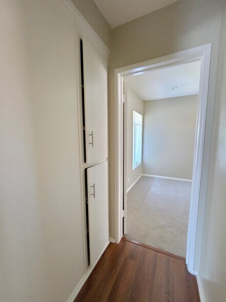 Building Photo - 17620 Burbank Blvd