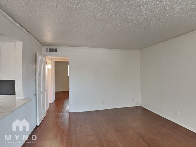 Building Photo - 3624 Parkridge Dr
