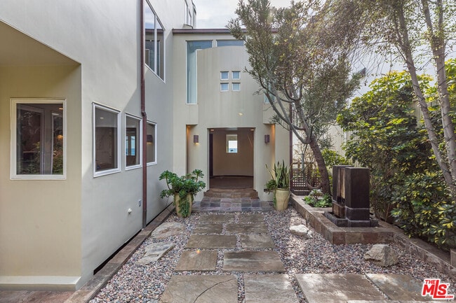 Building Photo - 24456 Malibu Rd