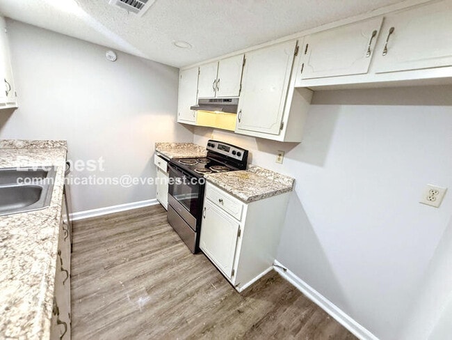 Building Photo - 5406 Notting Hill Rd