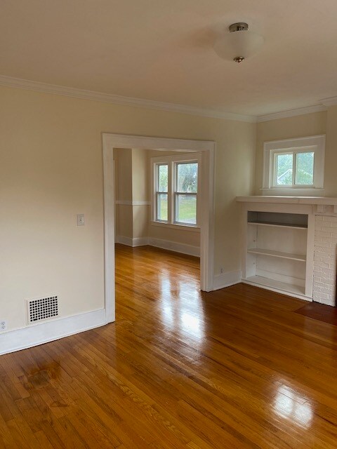 Building Photo - 179 Nichols Ave