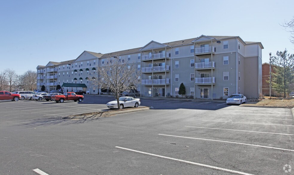 Primary Photo - Argyle Avenue Apartments