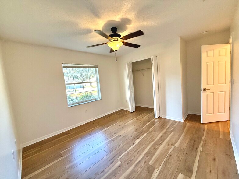 Building Photo - 40 Brunett Ln