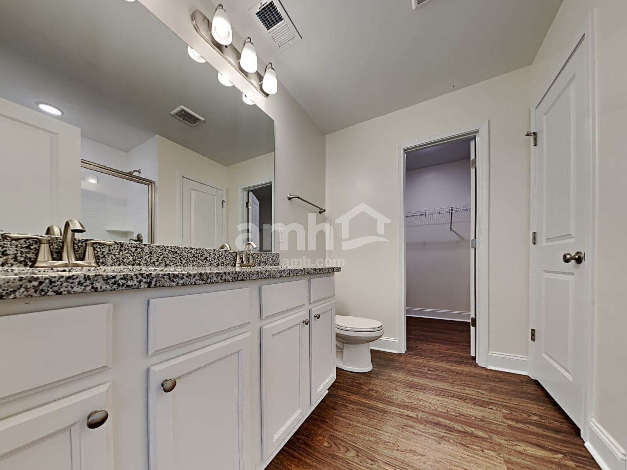 Building Photo - 986 Theodore Rd