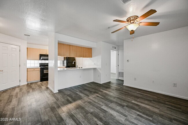 Building Photo - 3065 N 67th Ave