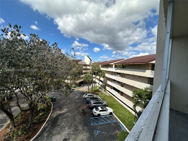 Building Photo - 7051 Environ Blvd