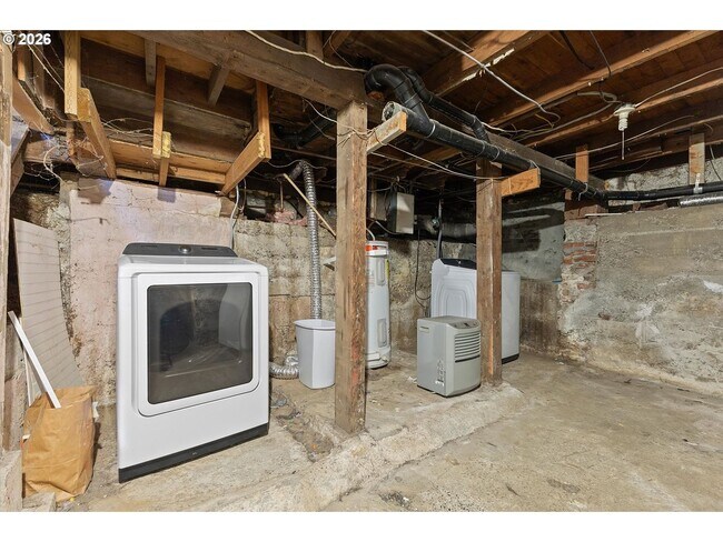 Building Photo - 4805 NE 110th Ave