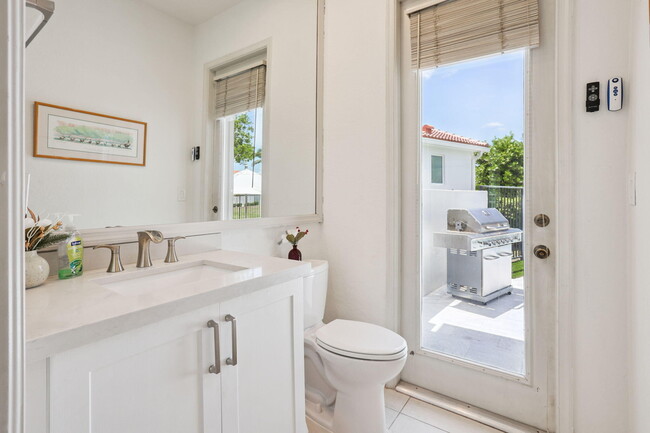 Building Photo - 6718 Portside Dr