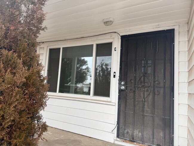 Building Photo - 1016 Wilmoore Dr SE