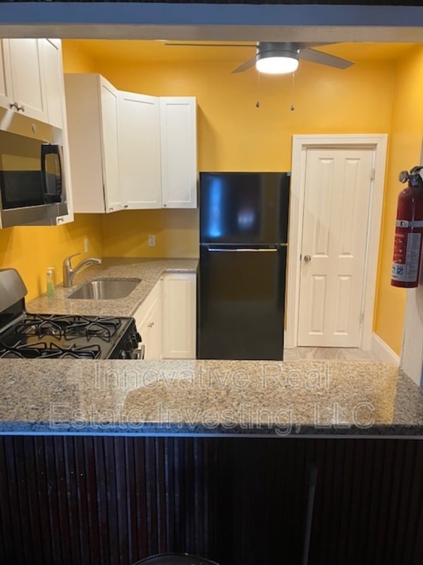 Building Photo - 6115 Lansdowne Ave