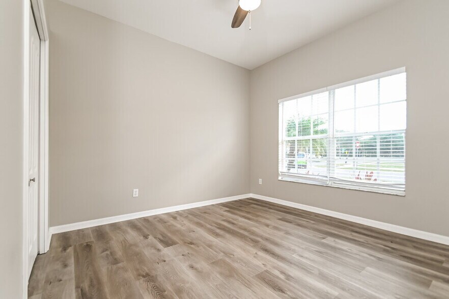 Building Photo - 404 Laguna Mill Dr