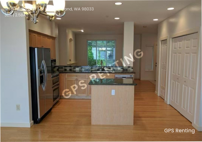 Building Photo - Charming Redmond Townhouse for Rent
