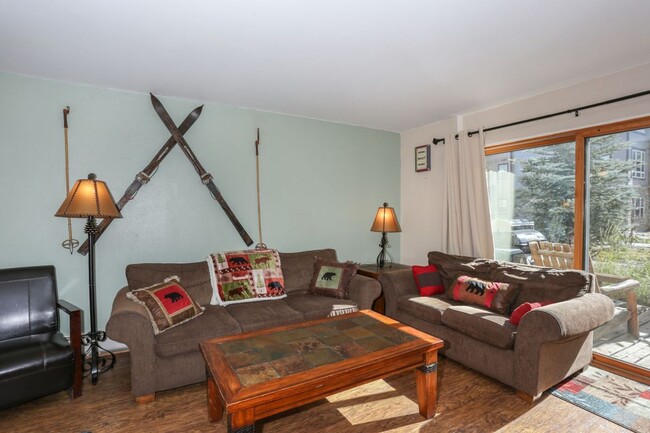 Building Photo - Walk to Main St and Gondola! Furnished! In...