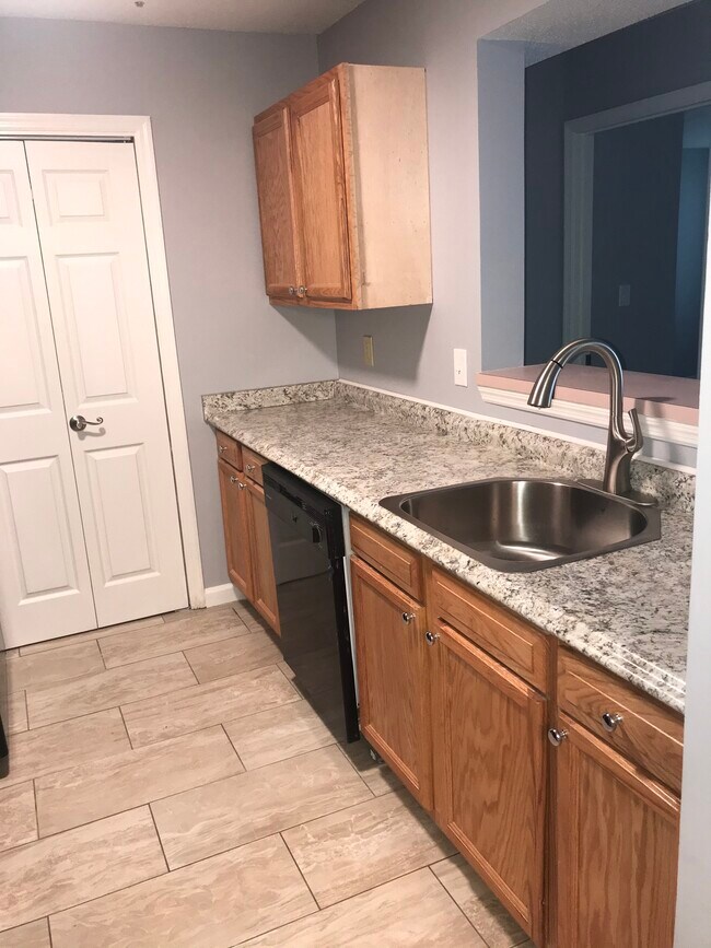 Building Photo - 712 Ridge Creek Dr