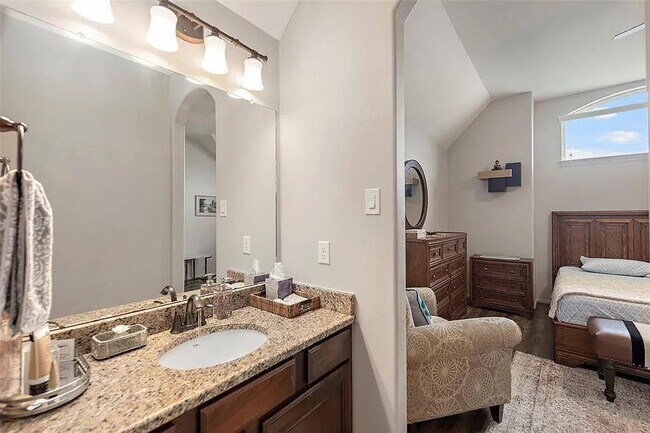Building Photo - 13714 Oak Harbor Bend