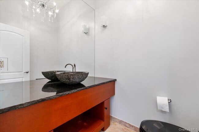 Building Photo - 25 Belmont Dr W