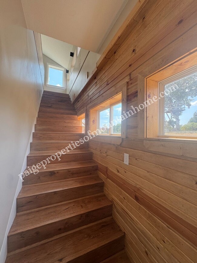 Building Photo - 133 CR 606