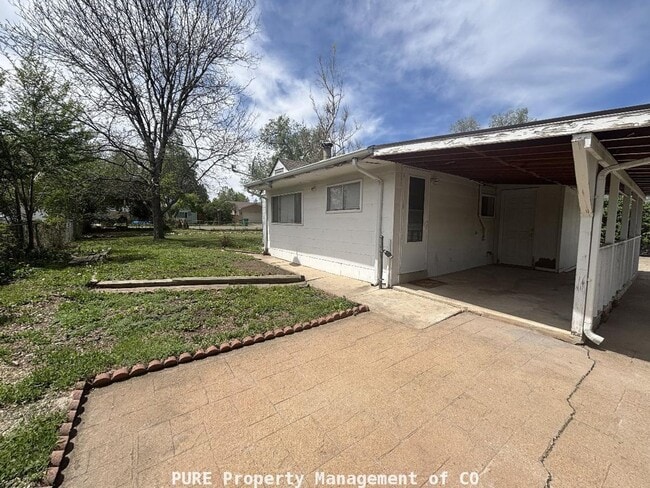 Building Photo - 1040 N Harlan St
