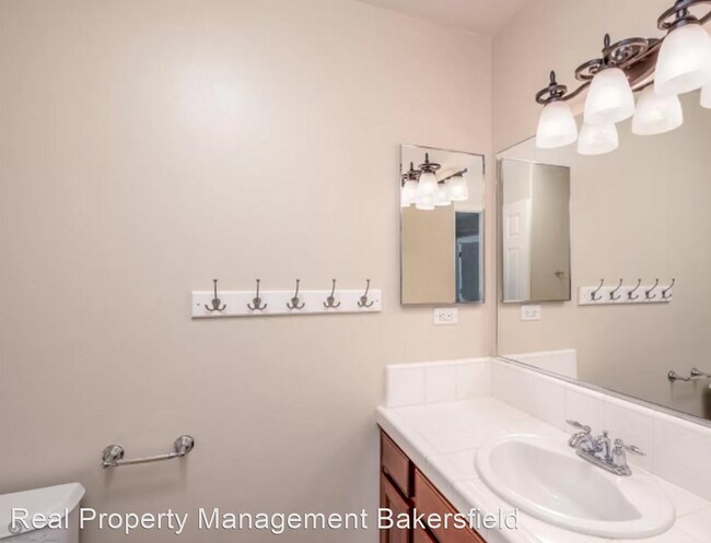 Building Photo - 4 br, 2 bath House - 13325 Boyd Lake Dr