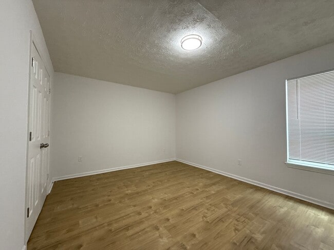 Building Photo - 1723 W Kentucky St