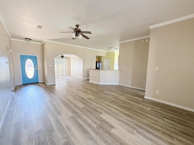 Building Photo - 2409 Gail Dr