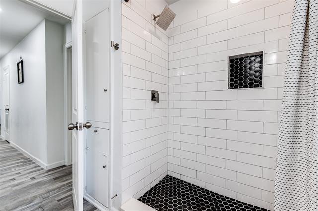 Building Photo - 2427 Tolosa Dr