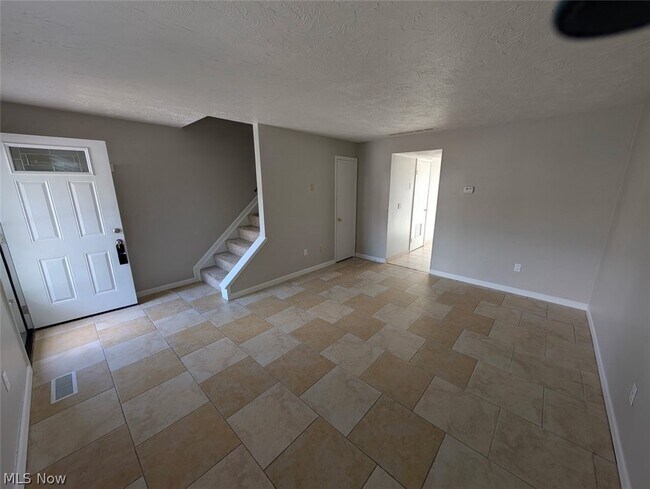 Building Photo - 2581 Shakespeare Ln