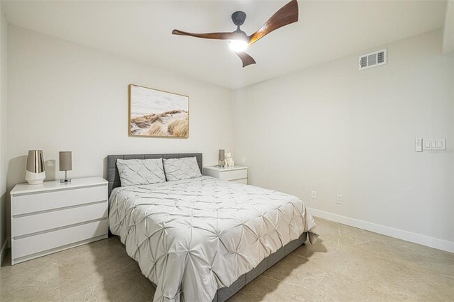 Building Photo - 16320 Kelly Cove Dr