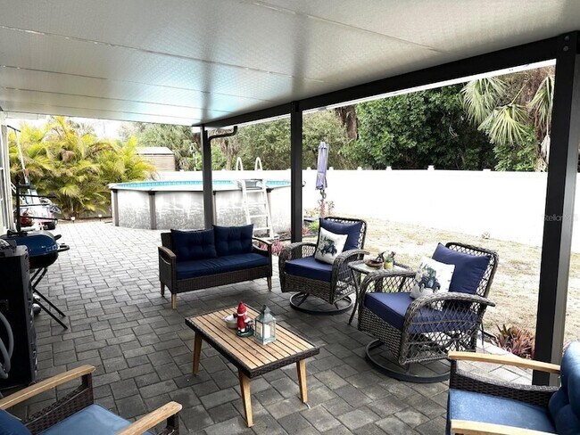 Building Photo - 2122 Winningway St