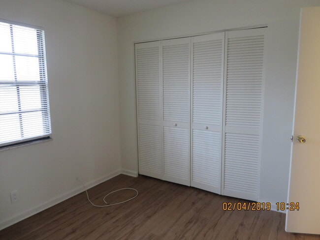 Building Photo - 2202 NE 4th St