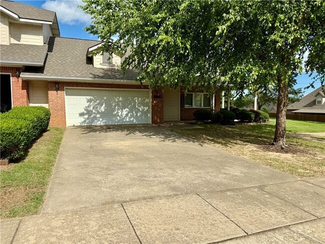 Building Photo - 4214 N Meadow View Dr
