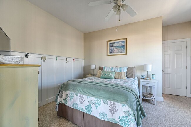 Building Photo - OFF-SEASON FURNISHED RENTAL AVAILABLE JAN and FEB '26