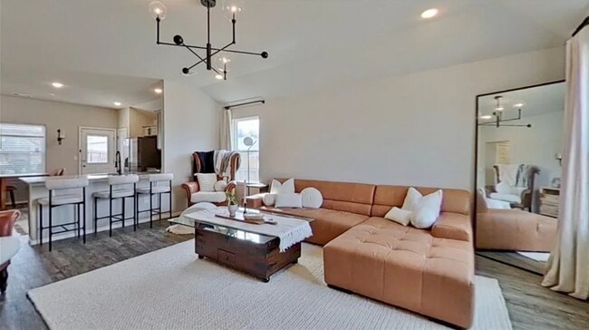 Building Photo - Stylish 3 Bed / 2 Bath with Open Layout & Backyard Retreat