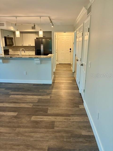 Building Photo - 2400 Feather Sound Dr