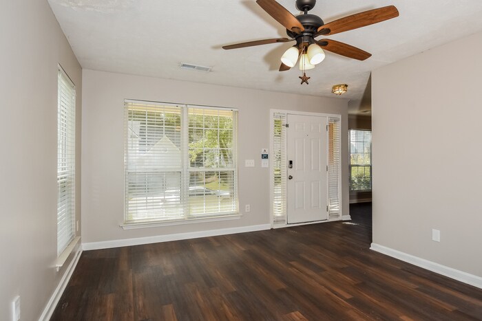 Building Photo - 1350 Ambercrest Way
