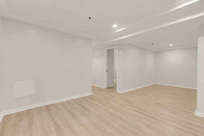 Building Photo - 6214 Kolb St