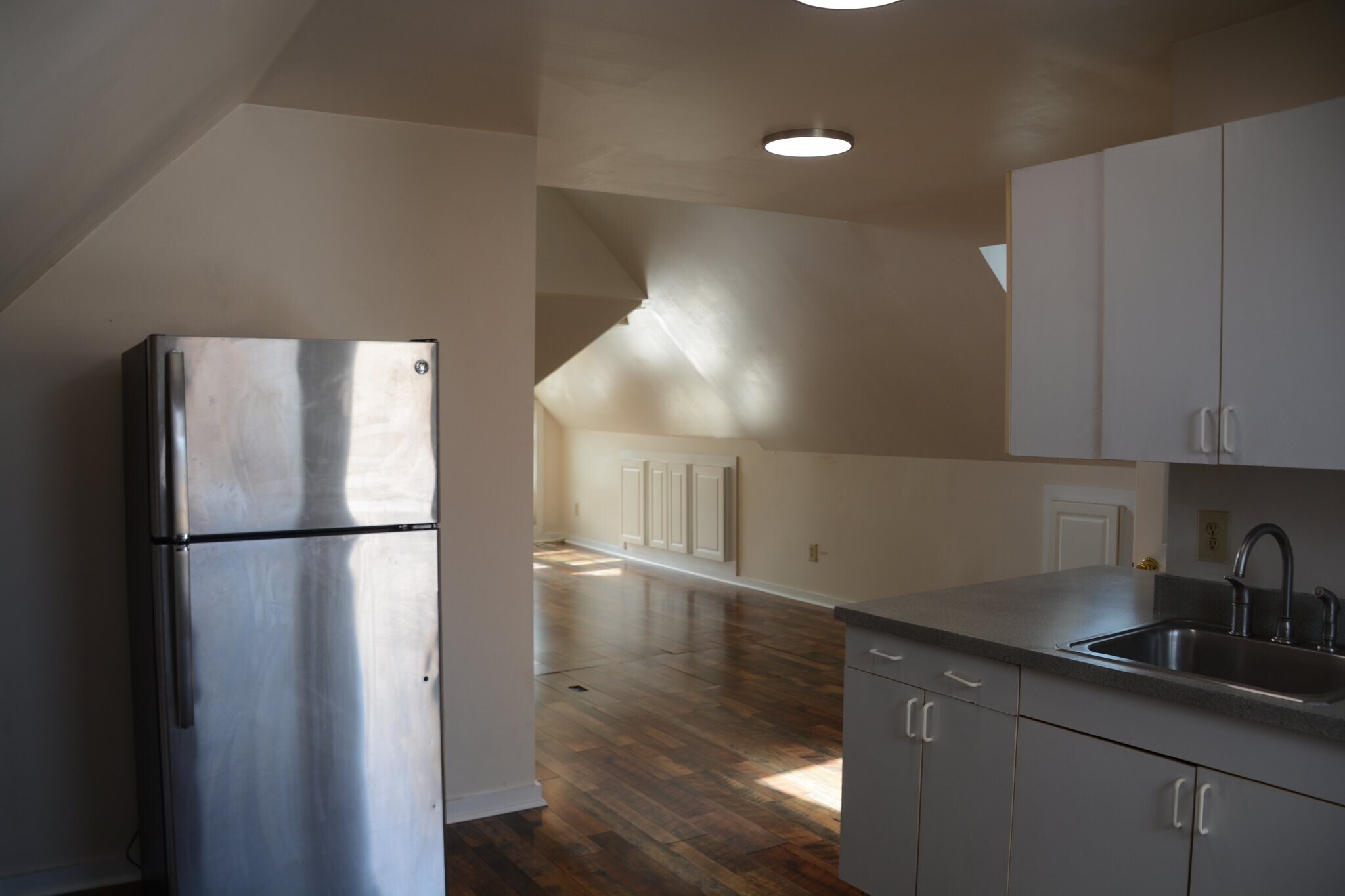 Building Photo - 120 W 5th Ave