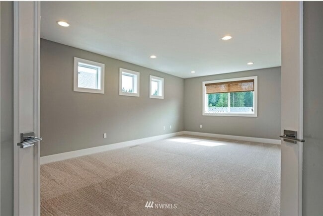 Building Photo - Gorgeous 4 Bedroom Gig Harbor Home in Gated Community