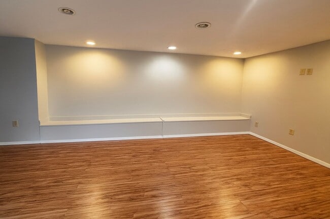 Building Photo - 2 Bedroom 2 Bath Home on Lake Delta For Rent!