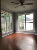 Building Photo - 502 Beacon