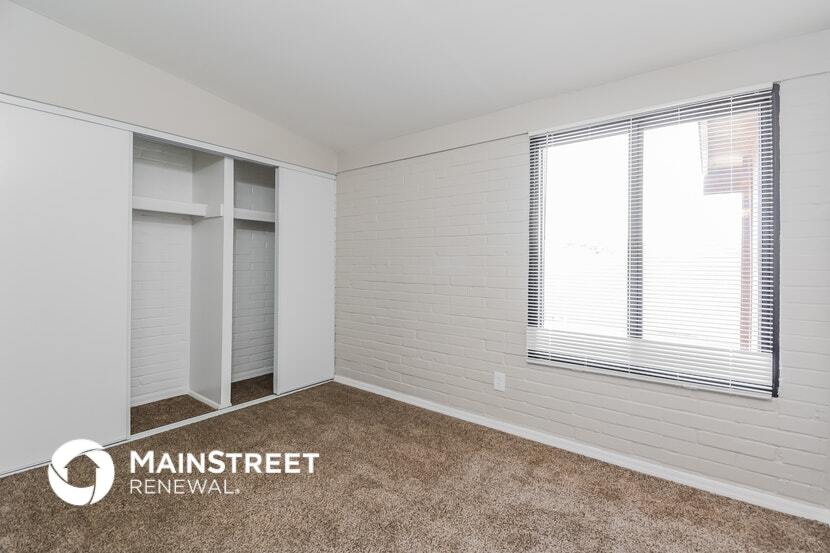 Building Photo - 734 W Holladay Dr