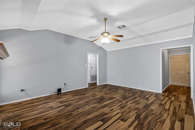 Building Photo - Check Out This 3 Bedroom 2 Bath Close to B...