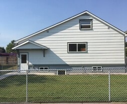 Building Photo - 2034 Strand Ave