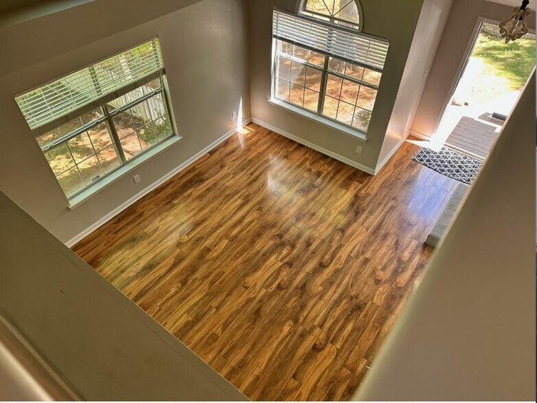 Building Photo - 3310 Southshore Ln