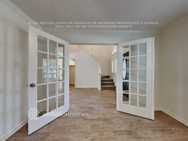 Building Photo - 28631 Hidden Lake W