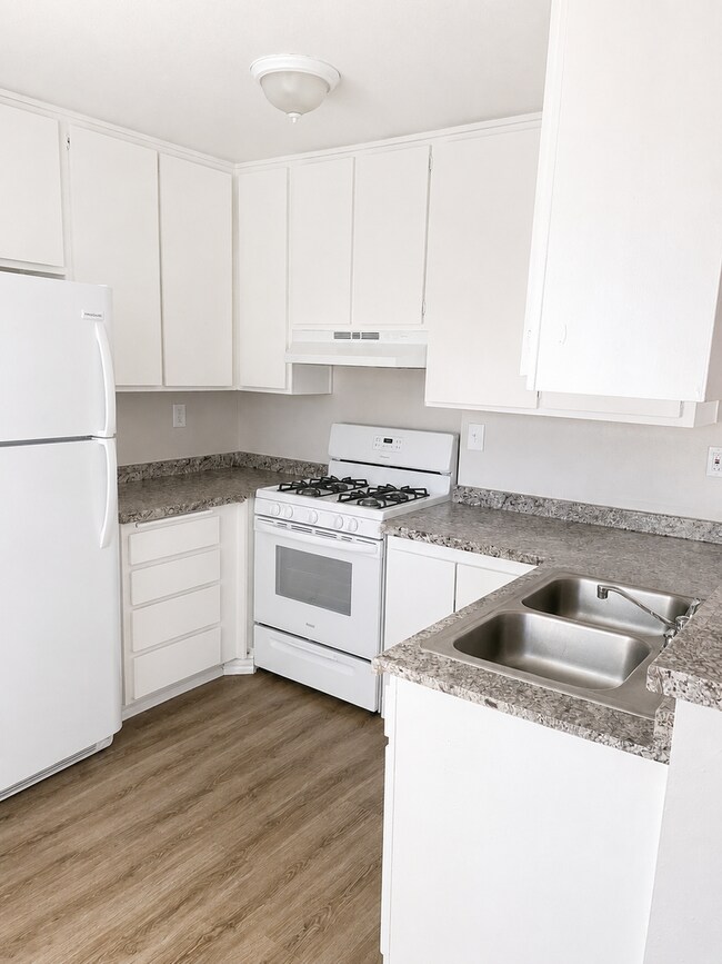 Building Photo - 16352 Pebble Beach Dr