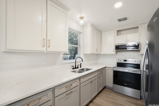 Building Photo - 9135 Jean Verte