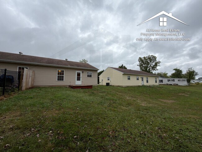 Building Photo - 1900 Dunham Dr