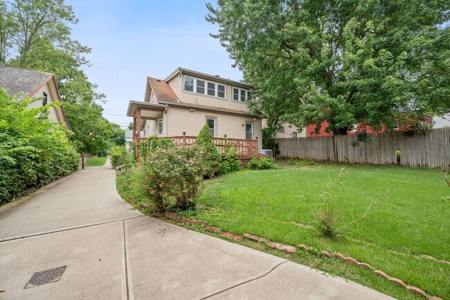 Building Photo - CHEVIOT- Charming 3 bedroom 1.5 bath