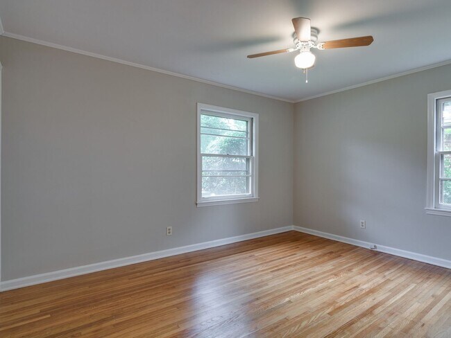 Building Photo - Beautiful renovation! 3bd 2 bath home in S...